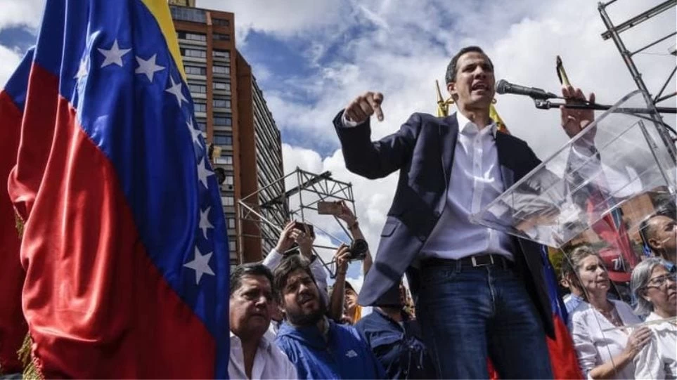 Στο δρόμο αύριο ξανά οι Βενεζουελάνοι – Προσπαθεί να πιέσει τον στρατό ο Γκουαϊδό